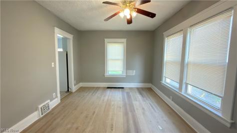 3581 E 149th Street Cleveland OH 44120