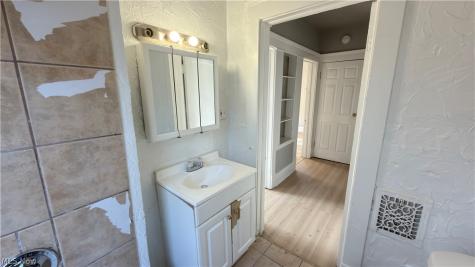3581 E 149th Street Cleveland OH 44120