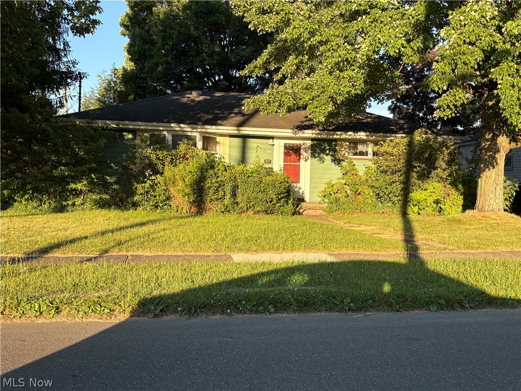 561 Rebecca Avenue Hubbard OH 44425