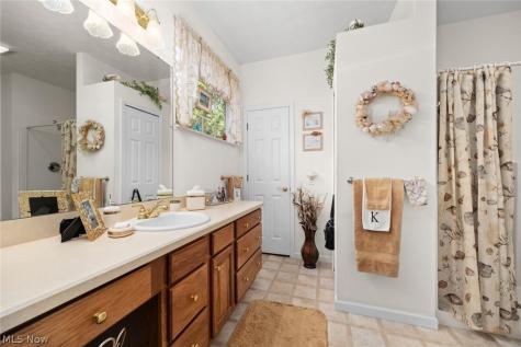 1990 Buckingham Drive Avon OH 44011