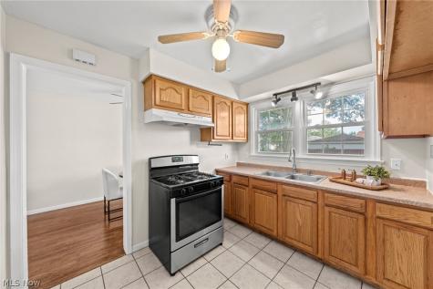 11159 Stoneham Road Parma Heights OH 44130