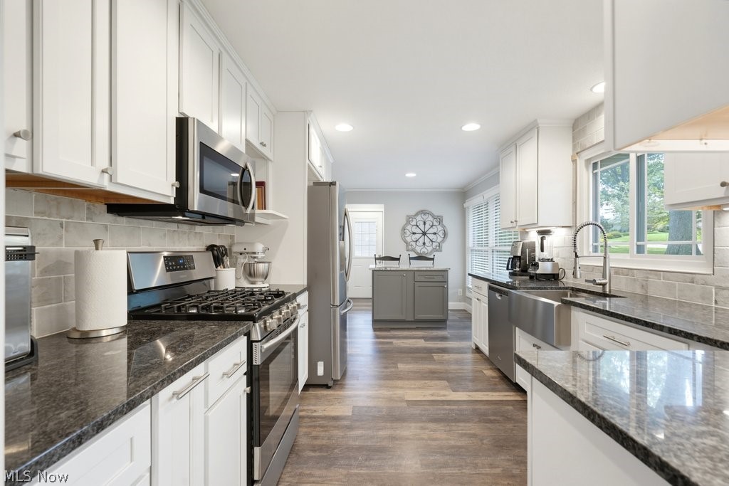 729 Crestwood Avenue Wadsworth OH 44281
