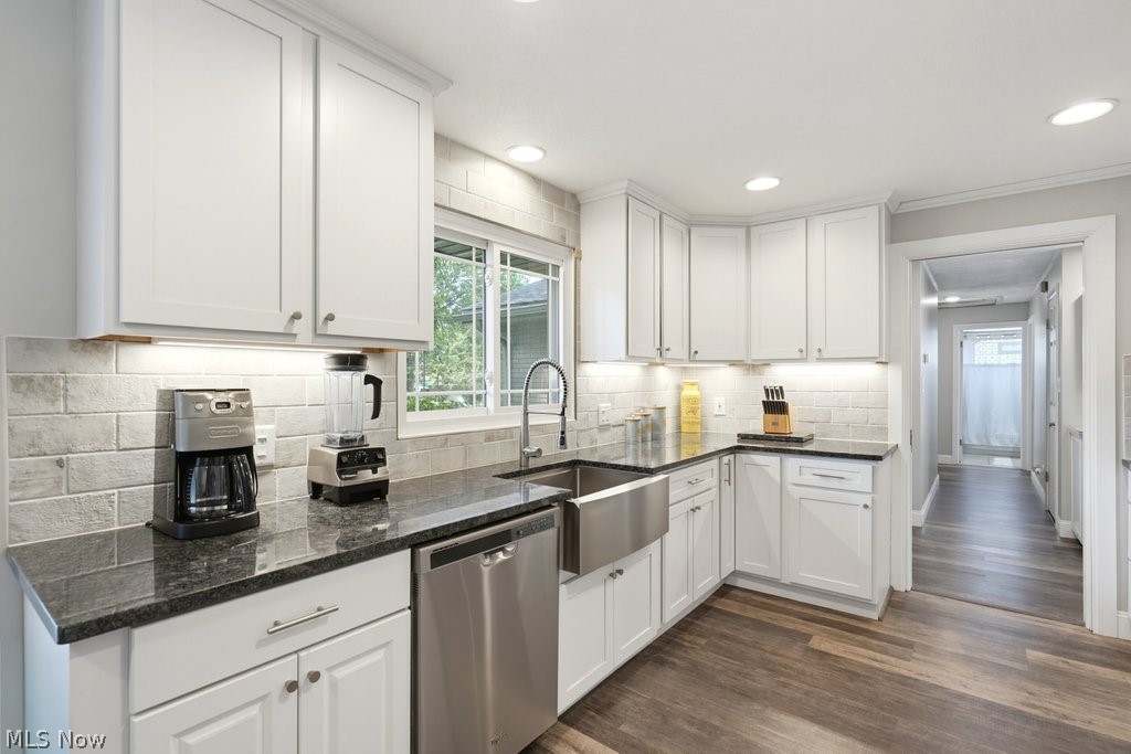 729 Crestwood Avenue Wadsworth OH 44281