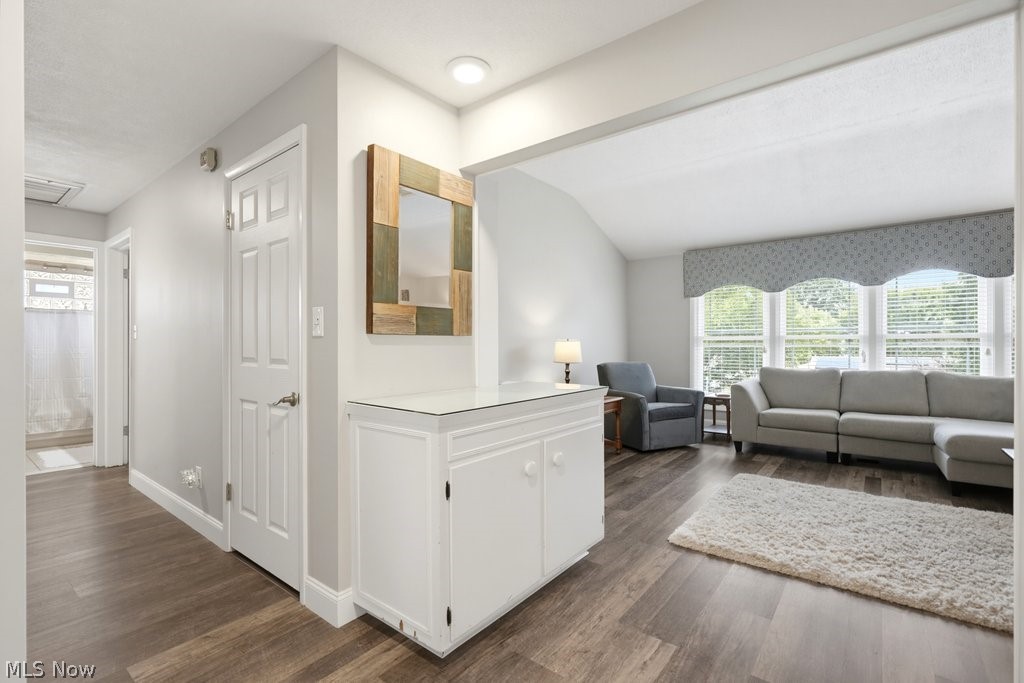 729 Crestwood Avenue Wadsworth OH 44281