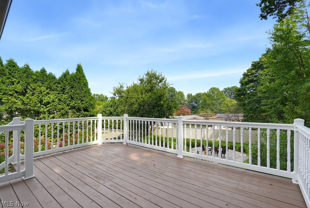 729 Crestwood Avenue Wadsworth OH 44281