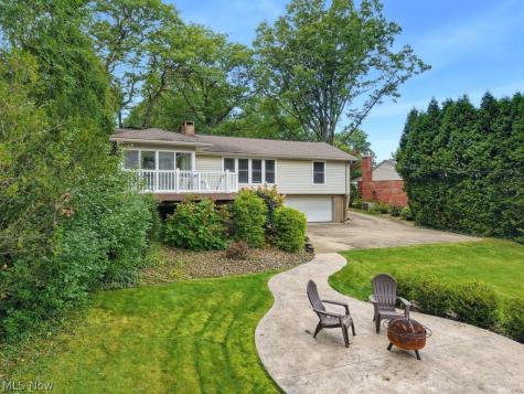 729 Crestwood Avenue Wadsworth OH 44281