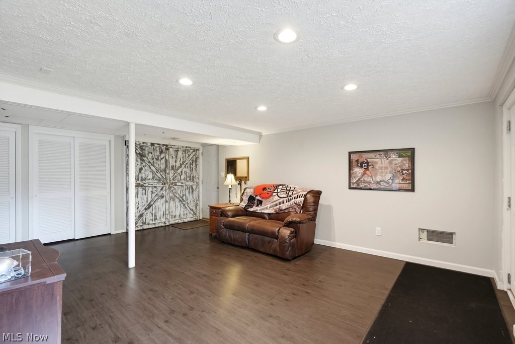 729 Crestwood Avenue Wadsworth OH 44281