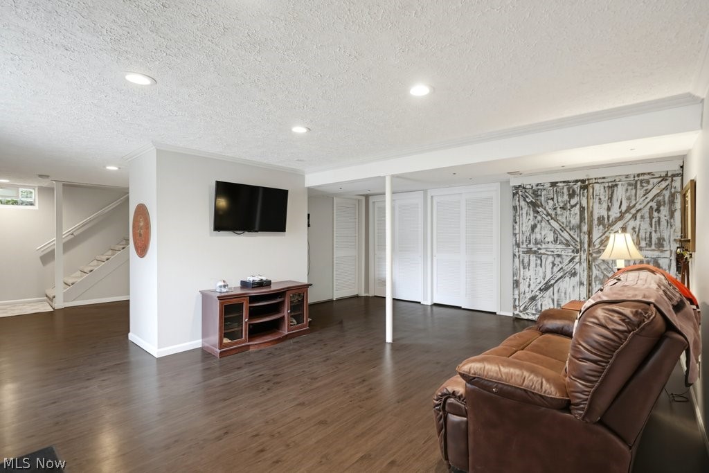 729 Crestwood Avenue Wadsworth OH 44281