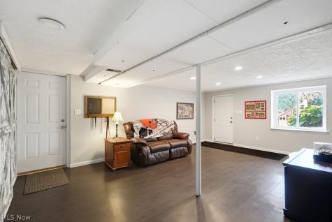 729 Crestwood Avenue Wadsworth OH 44281