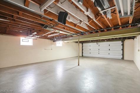 729 Crestwood Avenue Wadsworth OH 44281