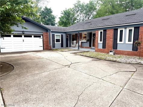568 Northlawn Drive Youngstown OH 44505