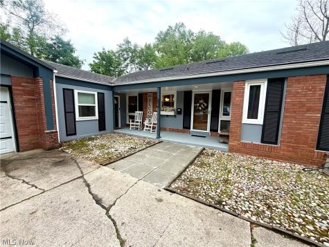 568 Northlawn Drive Youngstown OH 44505