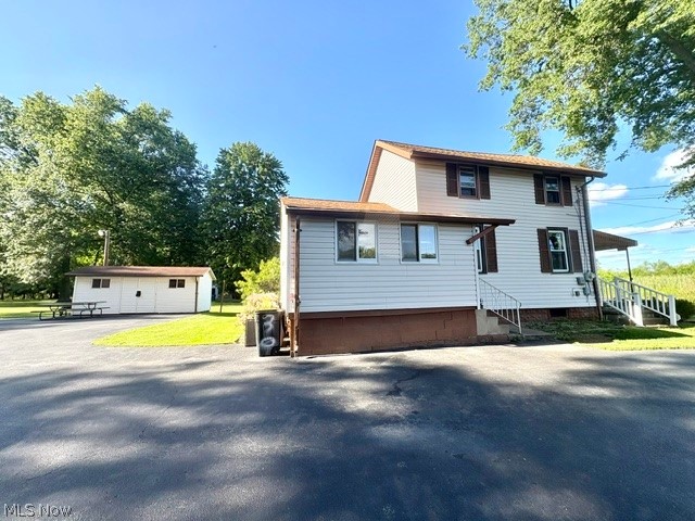 2047 Wilson Avenue NE Warren OH 44483