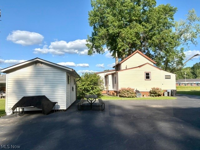 2047 Wilson Avenue NE Warren OH 44483