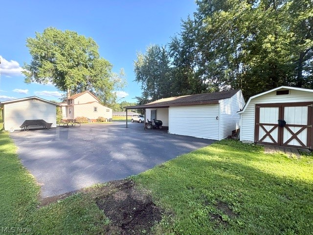 2047 Wilson Avenue NE Warren OH 44483