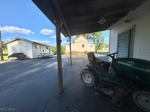 2047 Wilson Avenue NE Warren OH 44483