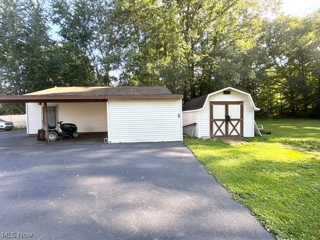 2047 Wilson Avenue NE Warren OH 44483