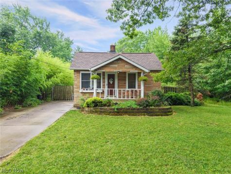21073 Morris Drive Strongsville OH 44149