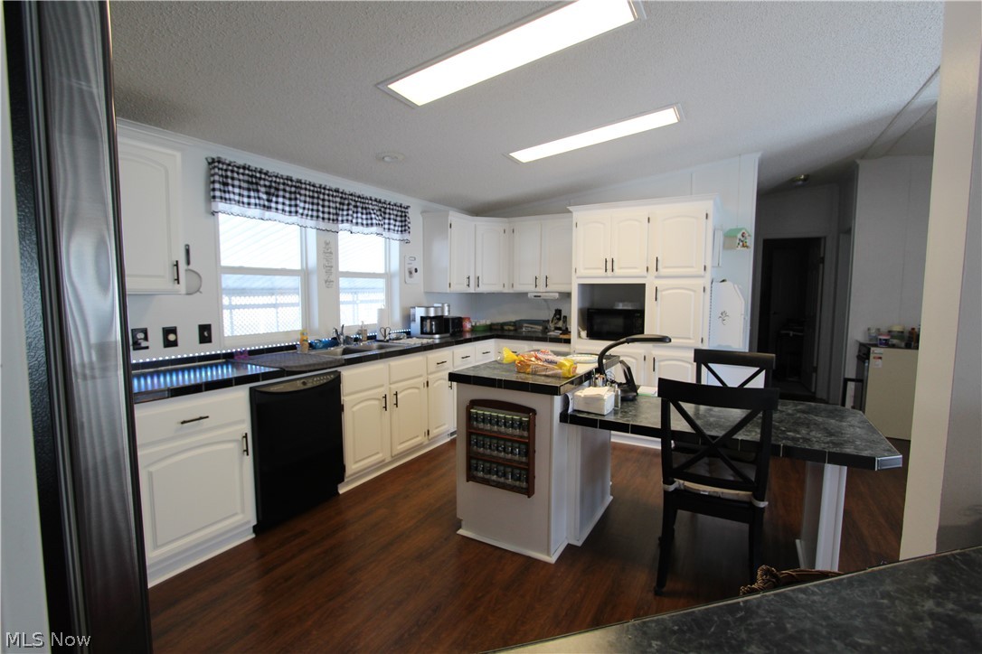 247 Island Drive Elyria OH 44035