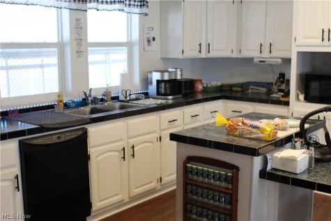 247 Island Drive Elyria OH 44035