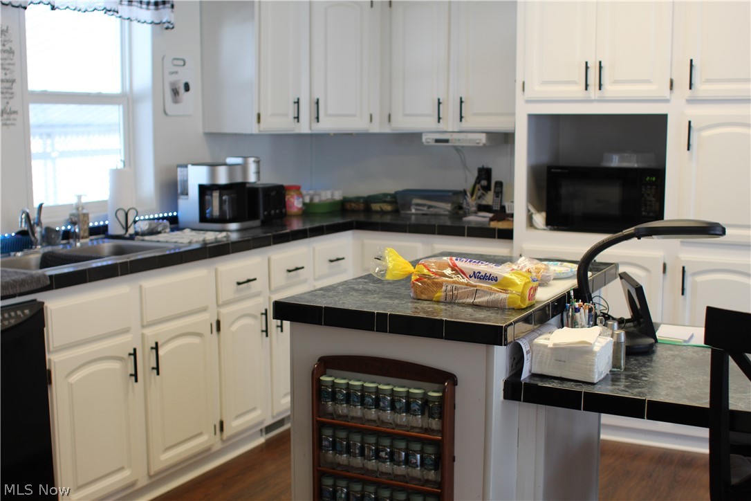 247 Island Drive Elyria OH 44035