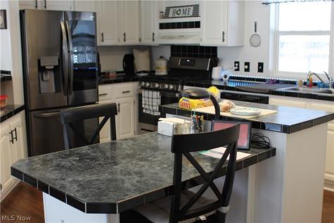 247 Island Drive Elyria OH 44035