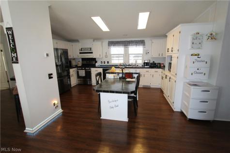 247 Island Drive Elyria OH 44035