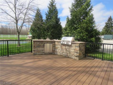 247 Island Drive Elyria OH 44035