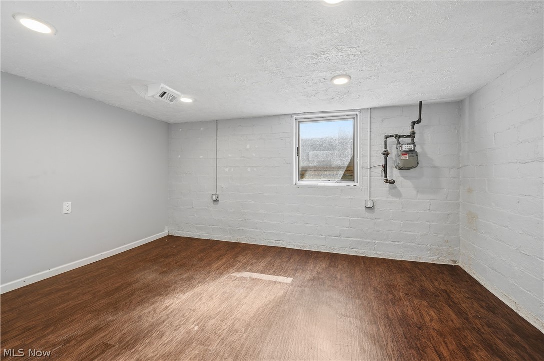 2400 Schell Avenue Cleveland OH 44109