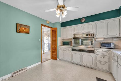 5773 Sherwood Drive North Olmsted OH 44070
