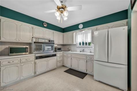 5773 Sherwood Drive North Olmsted OH 44070