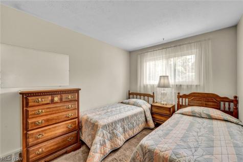 5773 Sherwood Drive North Olmsted OH 44070