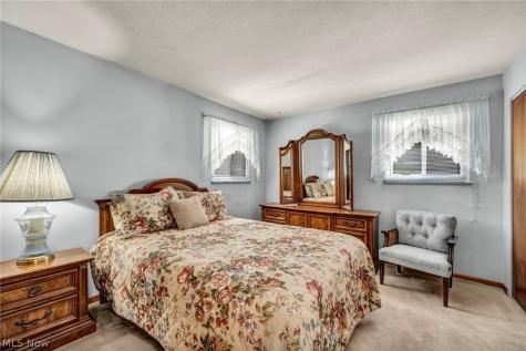 5773 Sherwood Drive North Olmsted OH 44070