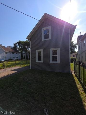 2059 W 42nd Street Cleveland OH 44113