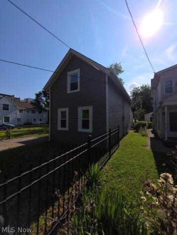 2059 W 42nd Street Cleveland OH 44113