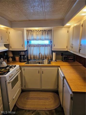 1243 Los Angeles Boulevard NW North Canton OH 44720