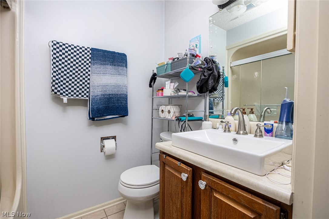 15 Acorn Lane Coshocton OH 43812