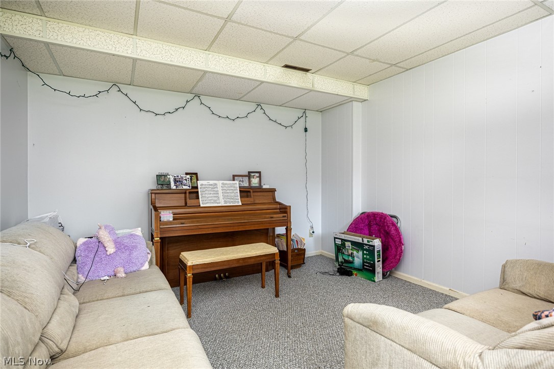 15 Acorn Lane Coshocton OH 43812