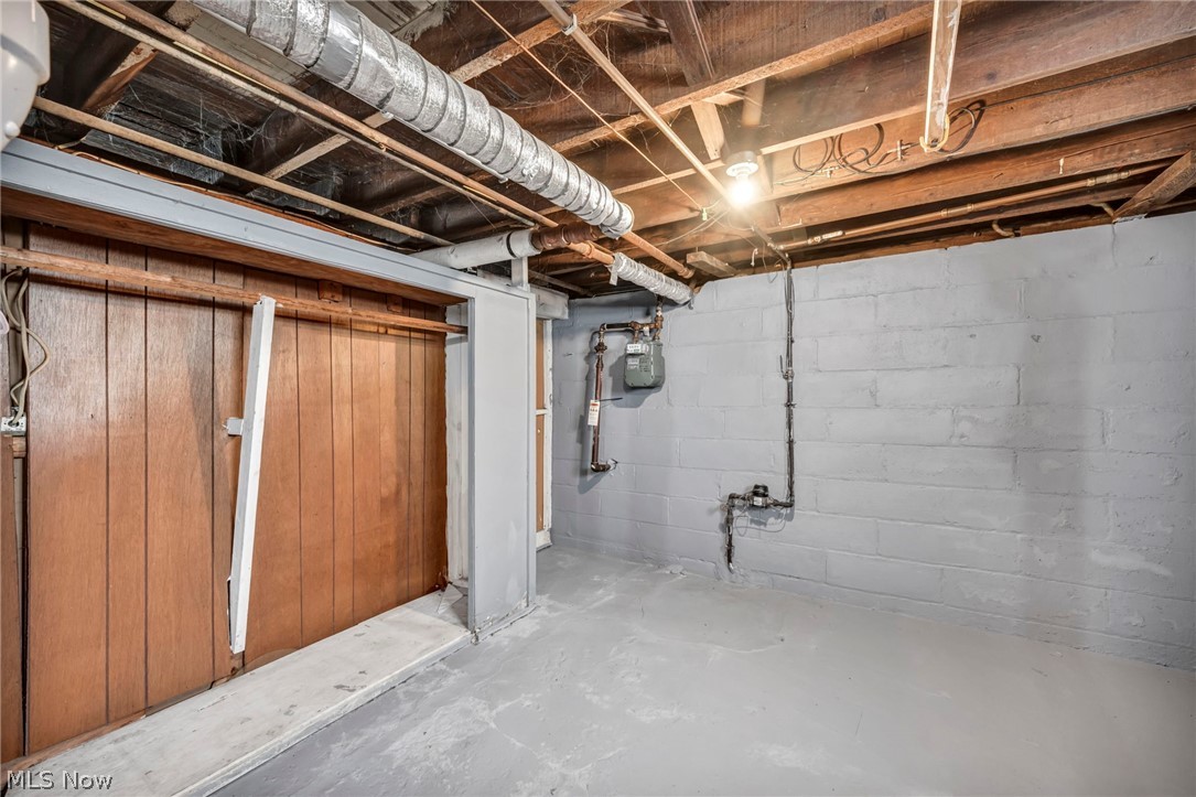 2036 W 99th Street Cleveland OH 44102