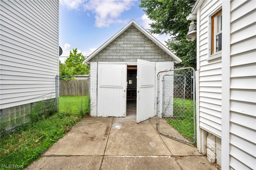 2036 W 99th Street Cleveland OH 44102