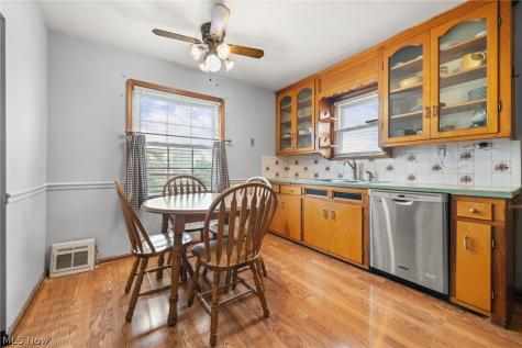 9405 Ansonia Avenue Brooklyn OH 44144