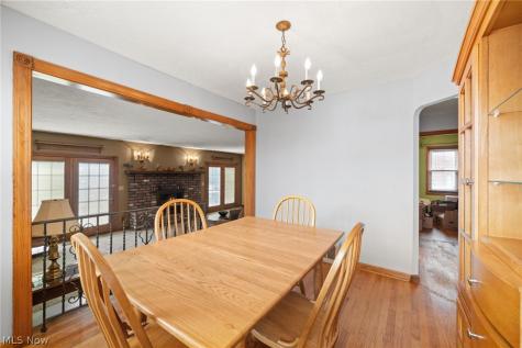 9405 Ansonia Avenue Brooklyn OH 44144