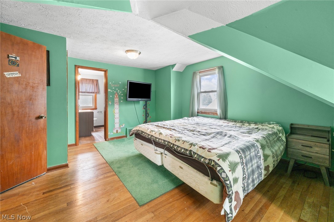 9405 Ansonia Avenue Brooklyn OH 44144