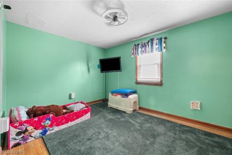 9405 Ansonia Avenue Brooklyn OH 44144