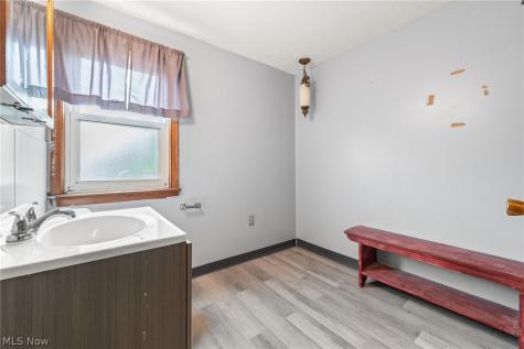 9405 Ansonia Avenue Brooklyn OH 44144