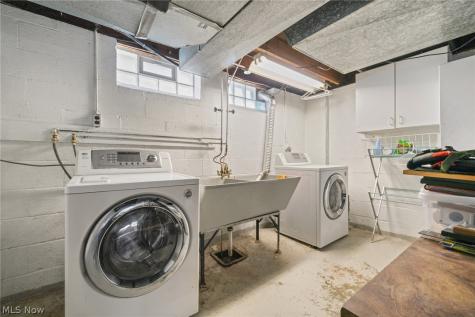 9405 Ansonia Avenue Brooklyn OH 44144
