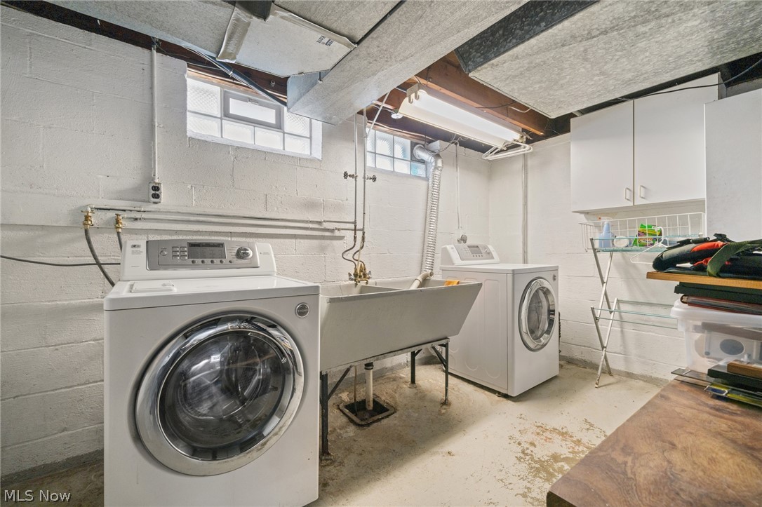 9405 Ansonia Avenue Brooklyn OH 44144