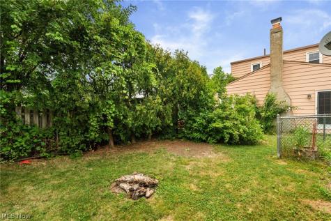 9405 Ansonia Avenue Brooklyn OH 44144