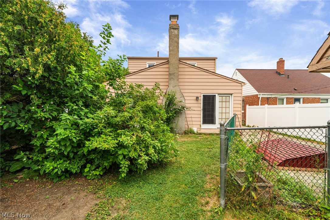 9405 Ansonia Avenue Brooklyn OH 44144