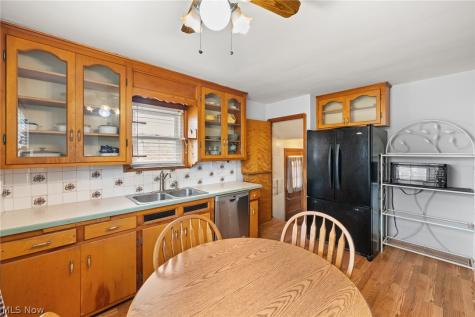 9405 Ansonia Avenue Brooklyn OH 44144